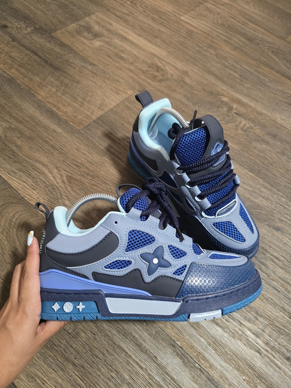 Blue Tone Urban Skate Sneakers - New in Box - Picture 1 of 3